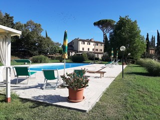 Villa in Vendita a Terricciola, 1'050'000€, 450 m², arredato