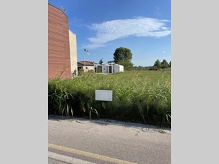 Terreno edificabile in Vendita a Corbola, 35'000€, 1890 m²