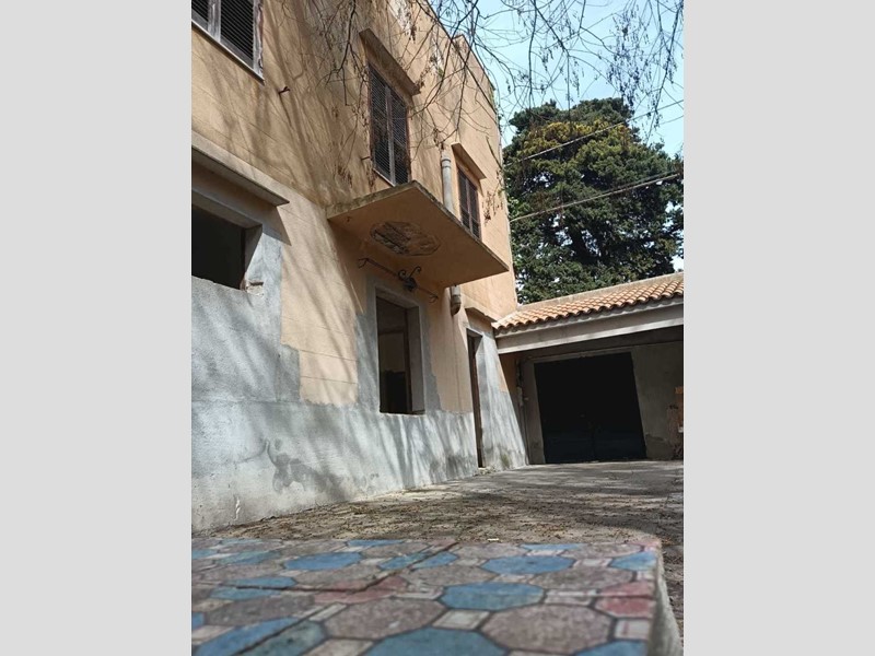 Casa Indipendente in Vendita a Valderice, 200'000&euro;, 217 m²