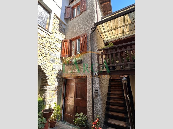 Villa in Vendita a Capo di Ponte, 58'000€, 90 m²