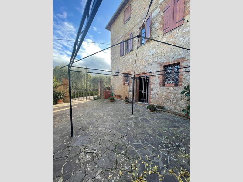 Casa Semi Indipendente in Vendita a Monteriggioni, 600'000&euro;, 310 m², arredato, con Box