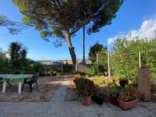 Appartamento in Vendita a Campiglia Marittima, zona Venturina, 125'000&euro;, 102 m²