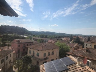 Appartamento in Vendita a Poggibonsi, 250'000€, 175 m²