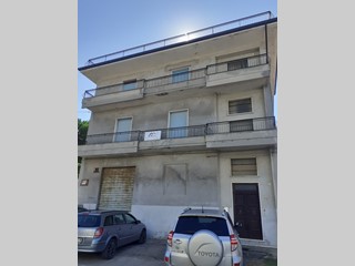 Appartamento in Vendita a Monsampolo del Tronto, 70'000€, 150 m²