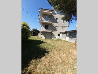 Box in Vendita a Monsampolo del Tronto, 40'000€, 135 m²