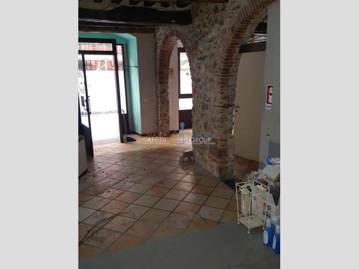 Immobile commerciale in Affitto a Massa, 750€, 65 m²