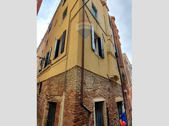 Trilocale in Vendita a Venezia, zona San Marco, 225'000€, 35 m²