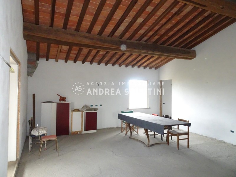 Casa di corte in Vendita a Crespina Lorenzana, zona Lavoria, 329'000€, 300 m², con Box
