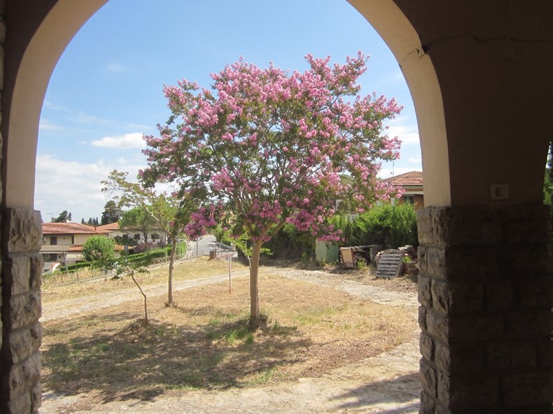 Villa in Vendita a Peccioli, zona Fabbrica, 150'000€, 180 m², con Box