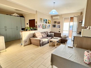 Appartamento in Vendita a Pontedera, 199'000€, 110 m², con Box