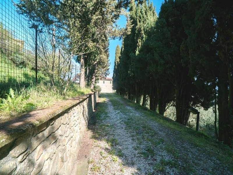 Casale in Vendita a Camaiore, zona Gombitelli, 1'800'000&euro;, 2140 m², arredato