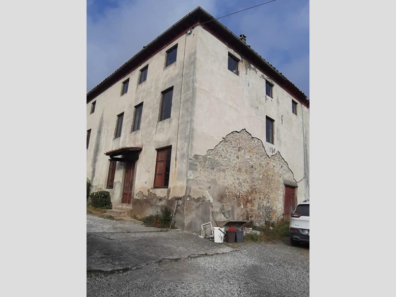 Casa Indipendente in Vendita a Lucca, zona San Quirico di Moriano, 90'000€, 150 m², con Box