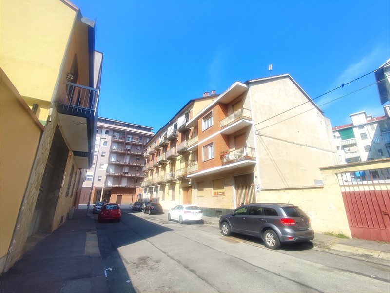Appartamento in Vendita a Torino, 125'000€, 119 m²
