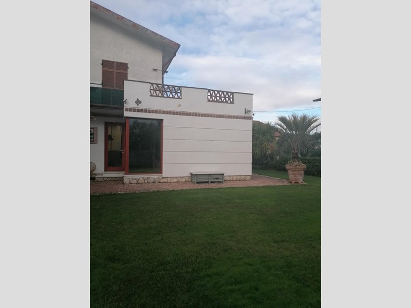 Casa Semi Indipendente in Vendita a Luni, zona Luni Antica, 360'000€, 120 m²