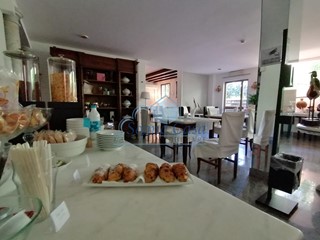 Attività commerciale in Vendita a Carrara, 1'800'000€, 1471 m²