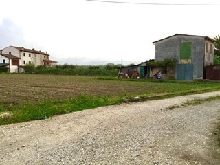 Casale in Vendita a Lucca, zona San Pietro a Vico, 105'000€, 130 m²