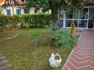 Casa Semi Indipendente in Vendita a Carrara, zona Avenza, 210'000€, 85 m², arredato