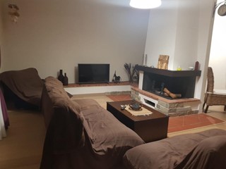 Casa Indipendente in Vendita a Calci, 479'000€, 260 m², con Box