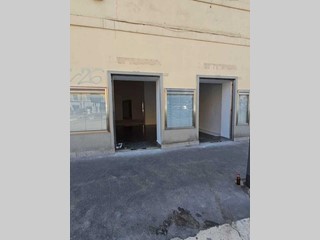 Immobile commerciale in Vendita a Roma, zona Appia nuova, 790'000€, 160 m²