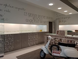 Immobile commerciale in Affitto a Lucca, 1'300€, 40 m²