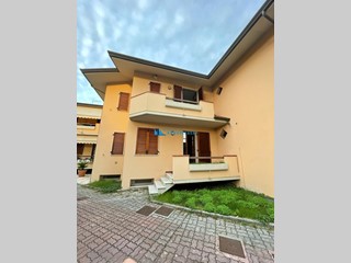 Casa Semi Indipendente in Vendita a Massa, zona Marina di Massa, 315'000€, 120 m², arredato