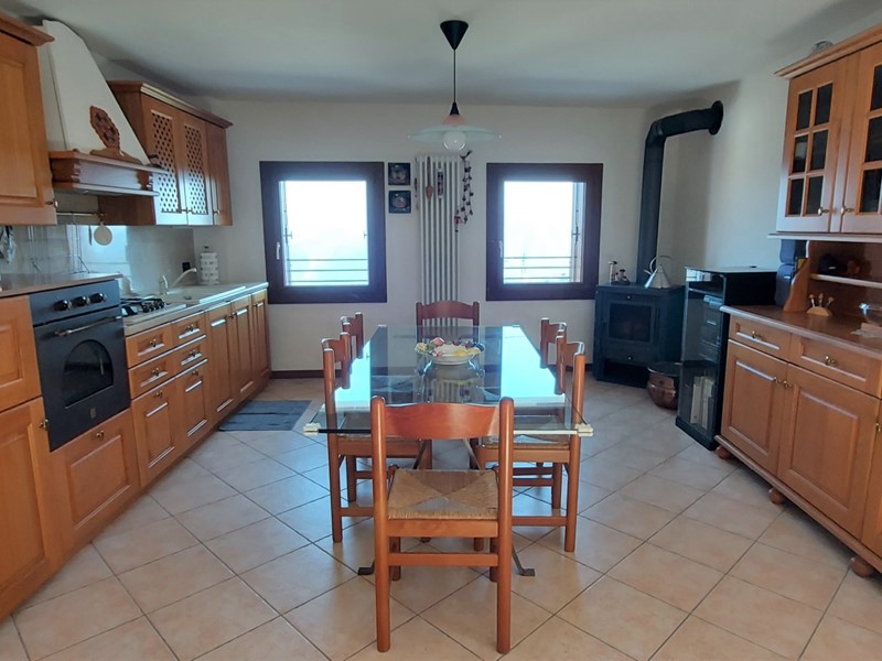 Appartamento in Vendita a Tonezza del Cimone, 155'000€, 100 m²