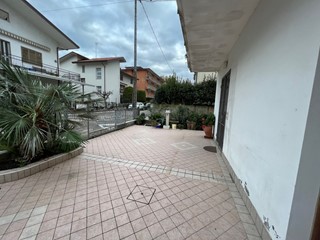 Casa Semi Indipendente in Vendita a Misano Adriatico, 500'000€, 140 m², con Box