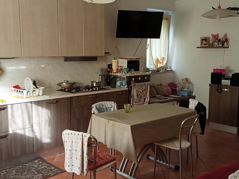 Casa Indipendente in Vendita a Mercatino Conca, zona Centro, 165'000€, 128 m²