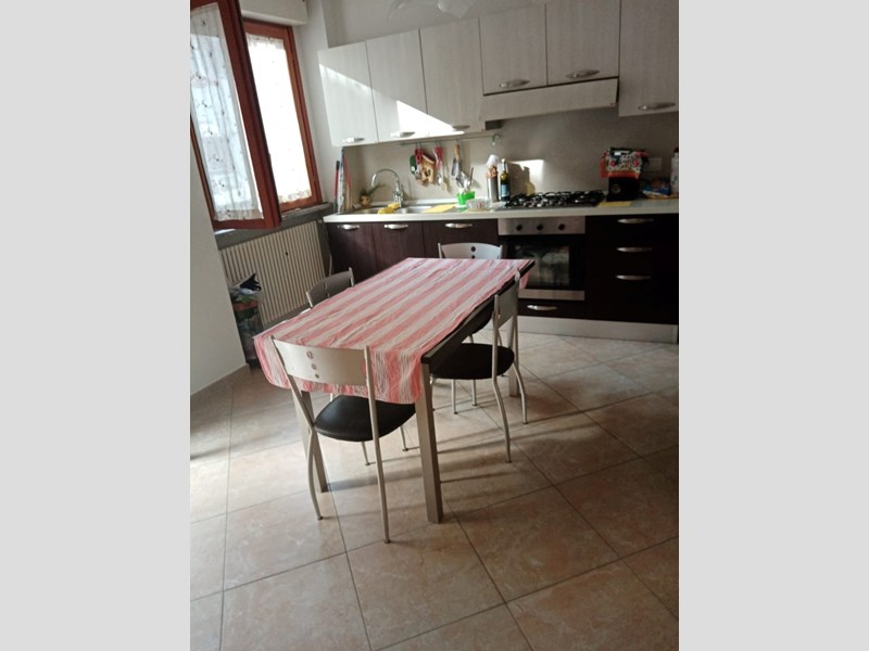 Casa Indipendente in Vendita a Mercatino Conca, zona Centro, 110'000€, 65 m²