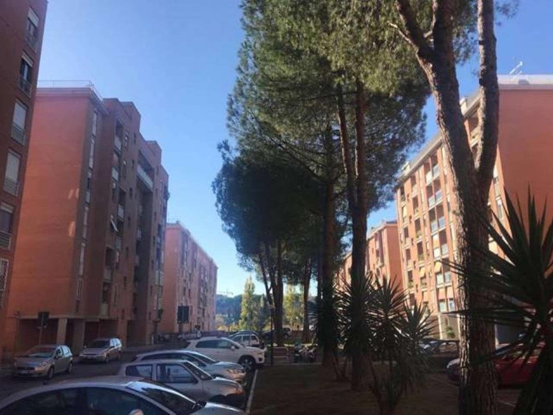 Trilocale in Vendita a Roma, zona Colle Salario, 233'000€, 81 m²