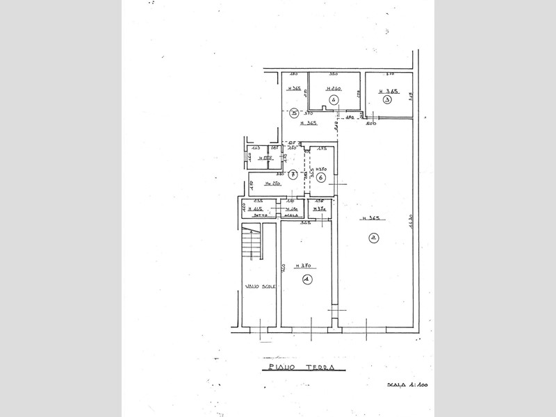 Immobile commerciale in Vendita a Pontedera, 120'000€, 120 m²