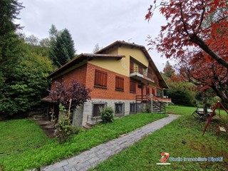 Villa in Vendita a Saviore dell'Adamello, 195'000€, 514 m²