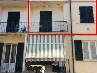 Quadrilocale in Vendita a Loro Ciuffenna, zona loro ciufenna, 67'000€, 100 m²