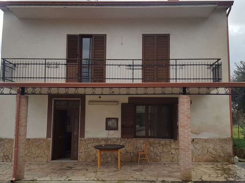 Casa Indipendente in Vendita a Santi Cosma e Damiano, 110'000€, 160 m²
