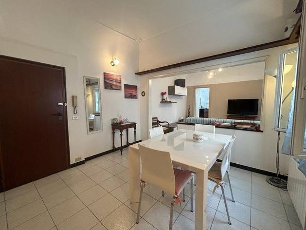 Appartamento in Vendita a Savona, zona Centro, 239'000€, 90 m², arredato