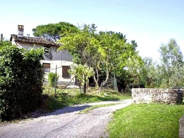 Casa di corte in Vendita a Lucca, zona Monte San Quirico, 200'000€, 200 m²