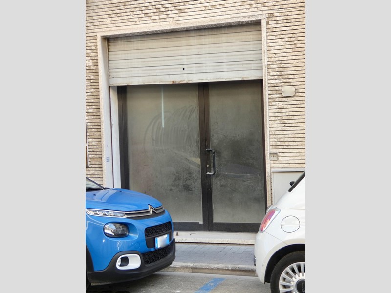 Ufficio in Vendita a Pontedera, 35'000€, 52 m²