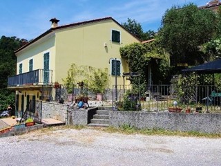 Negozio in Vendita a La Spezia, zona Marinasco Stra', 750'000€, 