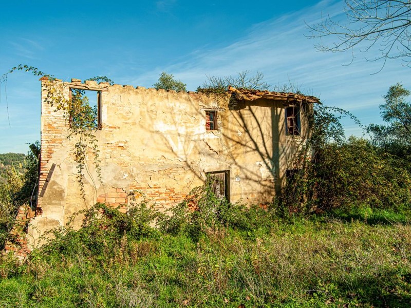 Casale in Vendita a San Miniato, zona Marzana, 160'000&euro;, 360 m²