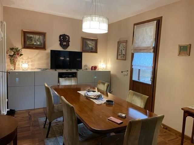 Villa in Vendita a Pisa, 750'000€, 300 m², con Box