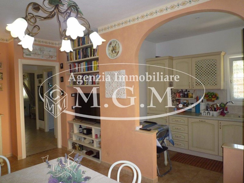 Appartamento in Vendita a Santa Maria a Monte, zona Montecalvoli Basso, 270'000€, 100 m², con Box