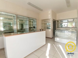 Immobile commerciale in Affitto a Savignano sul Rubicone, zona Cesare, 400€, 25 m²