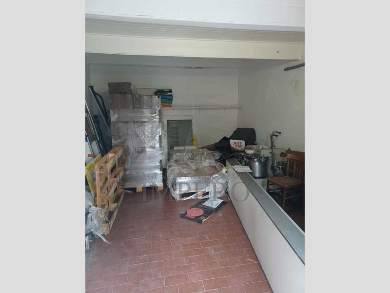 Box in Vendita a Ventimiglia, 37'000€, 35 m², con Box