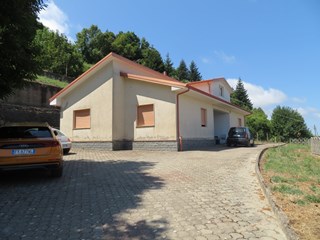 Casa Indipendente in Vendita a Martirano Lombardo, zona via piano del vento, 57'500€, 150 m²