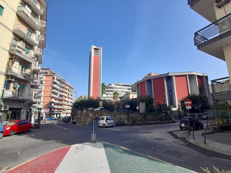 Negozio in Affitto a Napoli, zona Arenella/Vomero, 750€, 38 m²