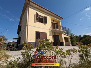 Casa Indipendente in Vendita a Cerreto Guidi, 195'000€, 220 m²