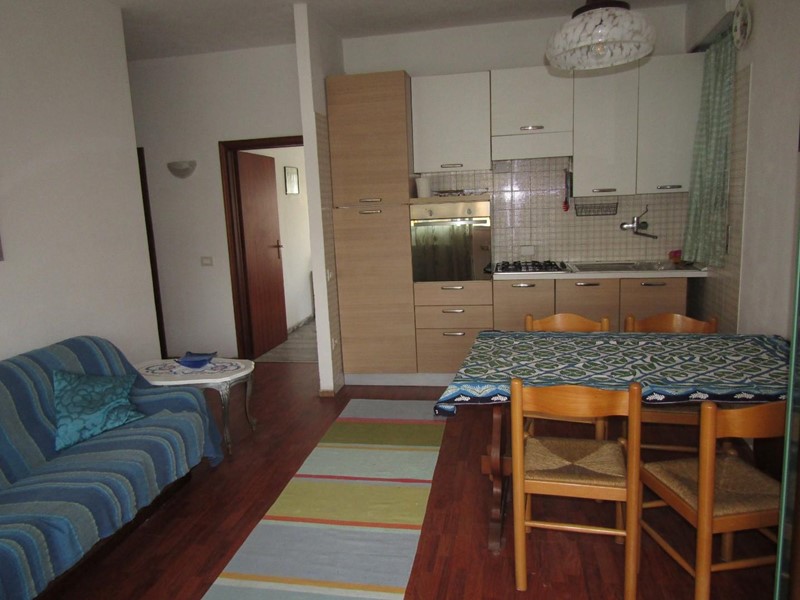 Trilocale in Vendita a Carrara, zona Marina di Carrara, 198'000€, 70 m², arredato