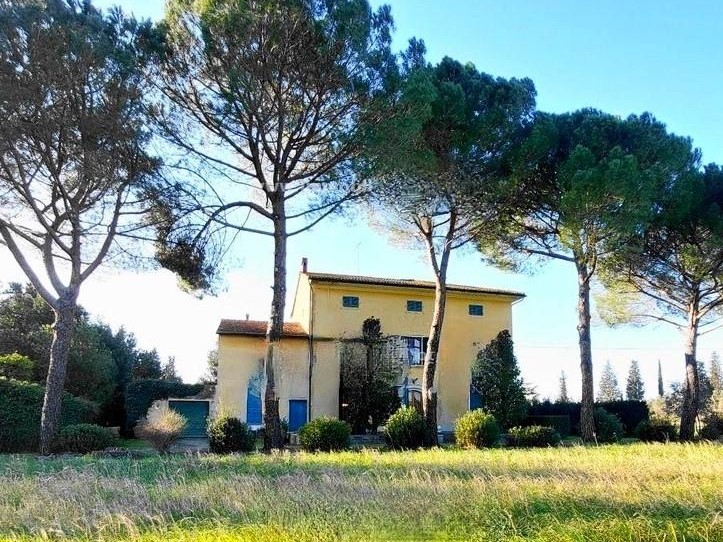 Villa in Vendita a Empoli, 560'000€, 690 m², arredato, con Box