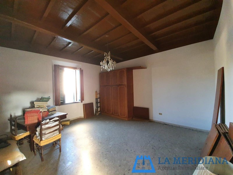 Appartamento in Vendita a Lamporecchio, 160'000€, 180 m²