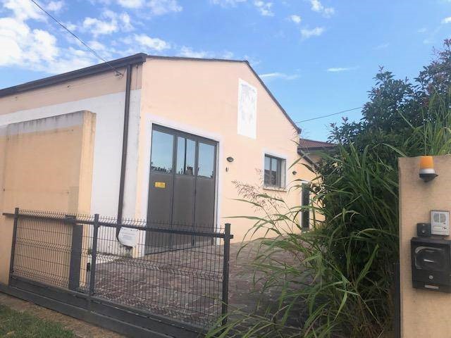 Laboratorio in Vendita a Cona, 77'000€, 155 m²